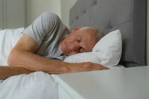 Finding the best nap and nighttime times for older adults - Photo 1.