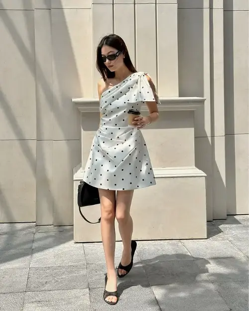 Feminine patterned dresses for a gentle autumn that every girl should have - Photo 3.