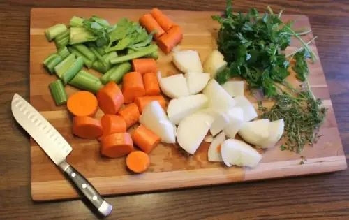 Diversify the types of vegetables when preparing dashi for children