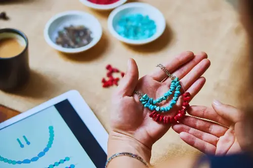 La creciente popularidad de las joyas artesanales es un regreso a lo auténtico 2 La creciente popularidad de las joyas artesanales es un regreso a lo auténtico 2